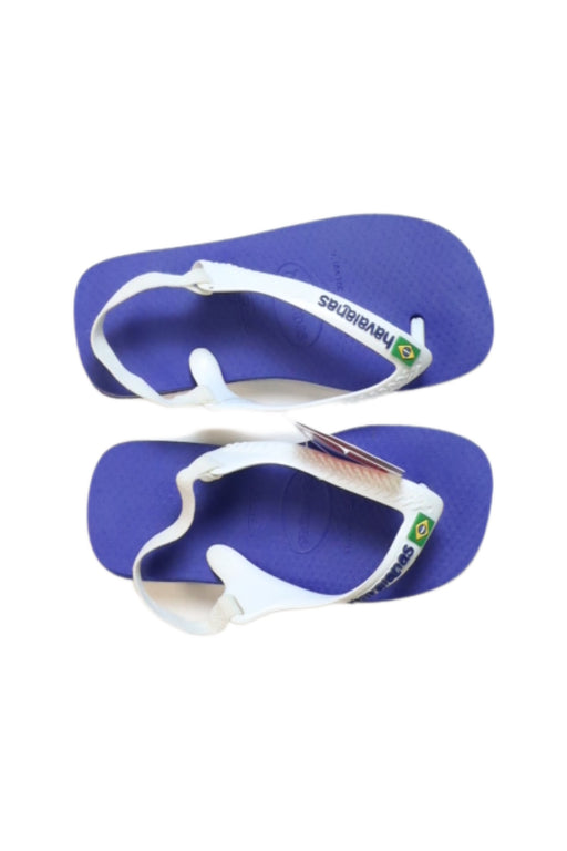 A Purple Sandals from Havaianas in size 3T for girl. (Front View)
