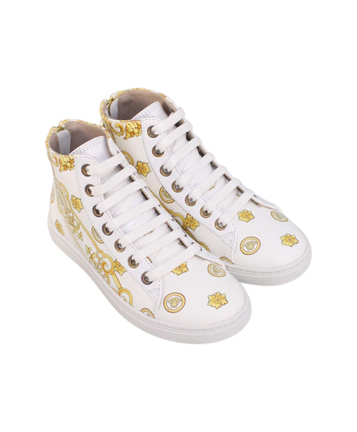 A Gold Sneakers from Young Versace in size 6T for neutral. (Front View)
