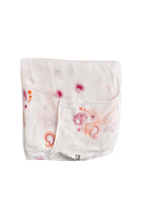 A White Swaddles from Aden & Anais in size O/S for girl. (Front View)