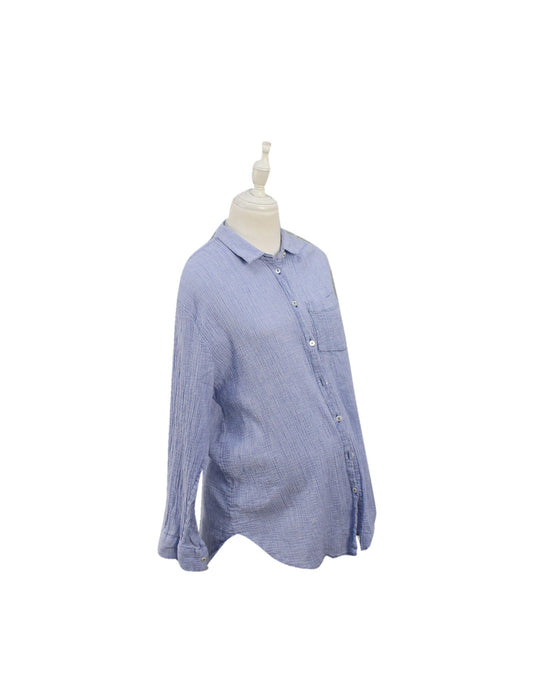 A Blue Shirts from Hatch in size M for maternity. (Front View)
