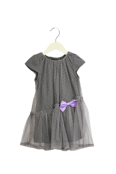 A Grey Short Sleeve Dresses from Le Petit Society in size 2T for girl. (Front View)
