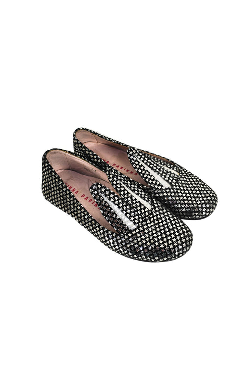 A Silver Flats from Minna Parikka in size 6T for girl. (Front View)