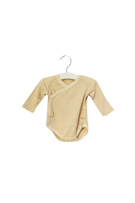 A Beige Long Sleeve Bodysuits from Natures Purest in size 3-6M for neutral. (Front View)