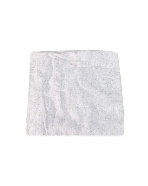 A White Swaddles from Aden & Anais in size O/S for neutral. (Front View)