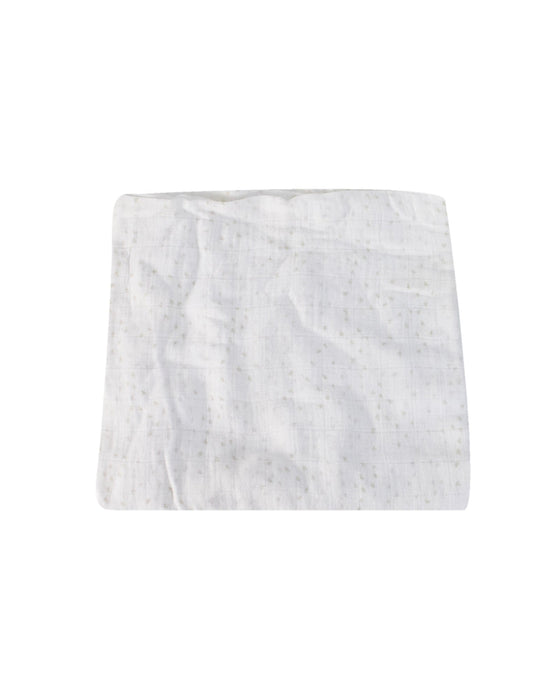 A White Swaddles from Aden & Anais in size O/S for neutral. (Front View)