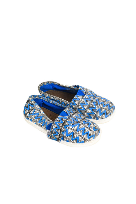 A Blue Sneakers from Toms in size 4T for neutral. (Front View)