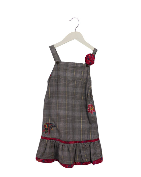 A Grey Sleeveless Dresses from La Compagnie des Petits in size 5T for girl. (Front View)