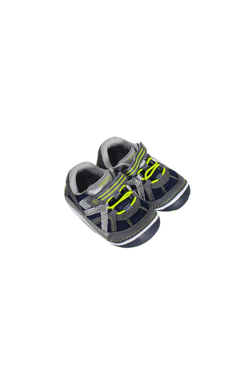 A Grey Sneakers from Stride Rite in size 12-18M for neutral. (Front View)