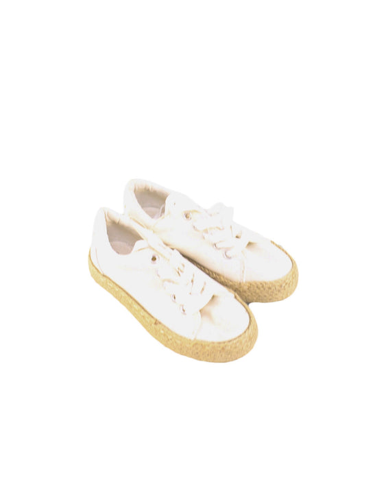A White Sneakers from Seed in size 6T for girl. (Front View)