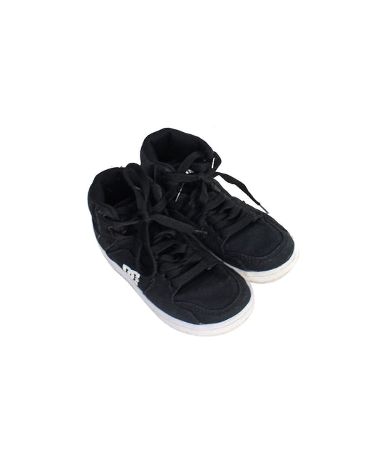 A Black Sneakers from DC Shoes in size 5T for boy. (Front View)