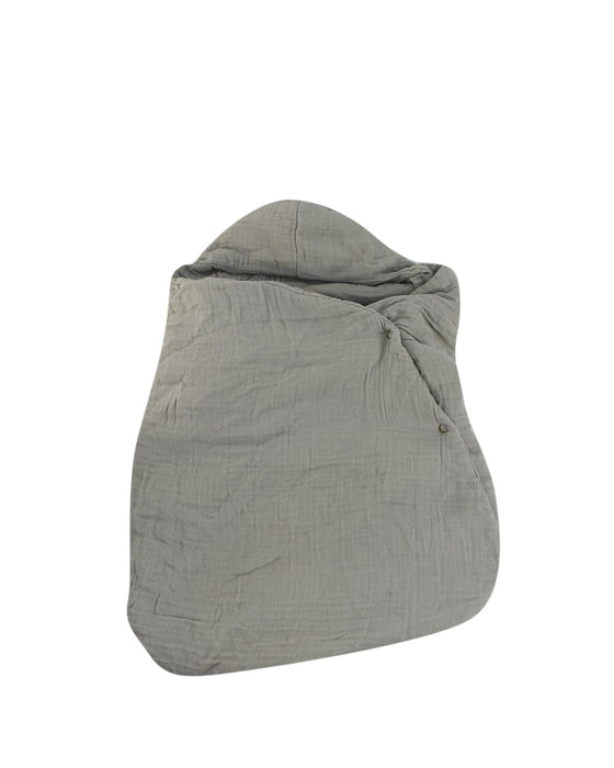 A Green Sleepsacs from Numero 74 in size O/S for neutral. (Front View)