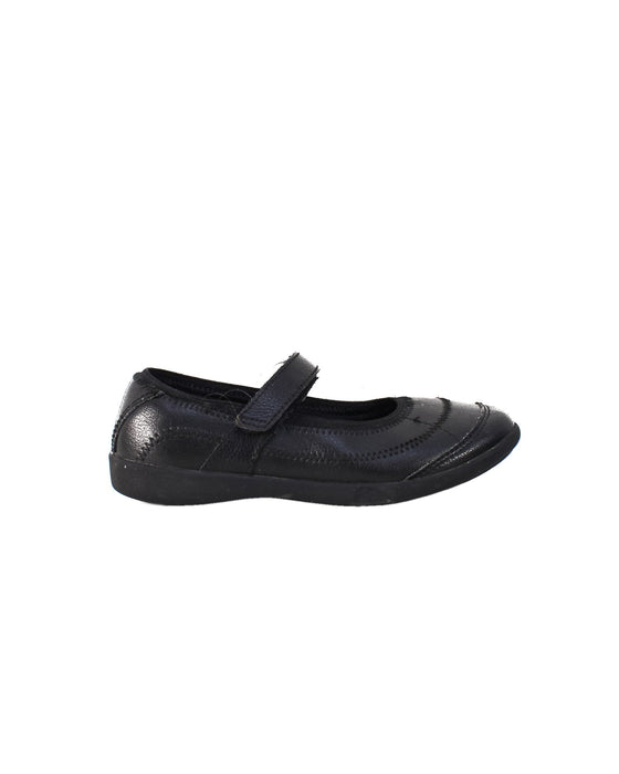 A Black Flats from Hush Puppies in size 7Y for girl. (Back View)