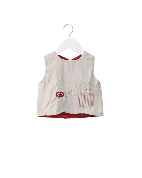 A Grey Sleeveless Tops from La Compagnie des Petits in size 3-6M for girl. (Front View)