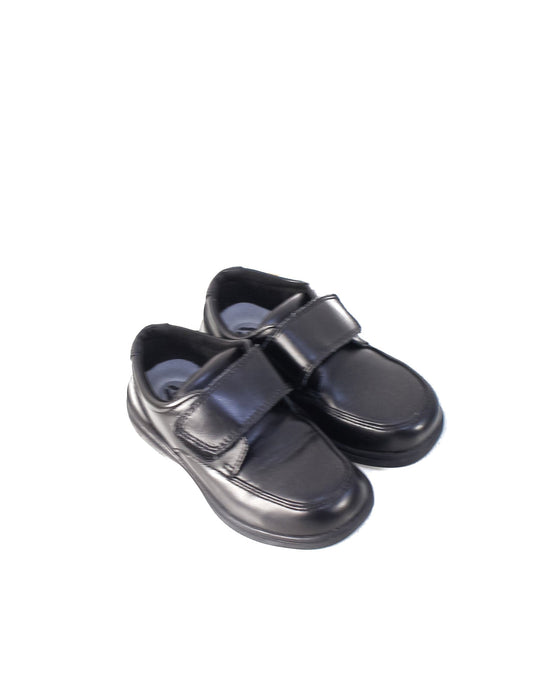 A Black Loafers & Moccasins from Hush Puppies in size 4T for boy. (Front View)