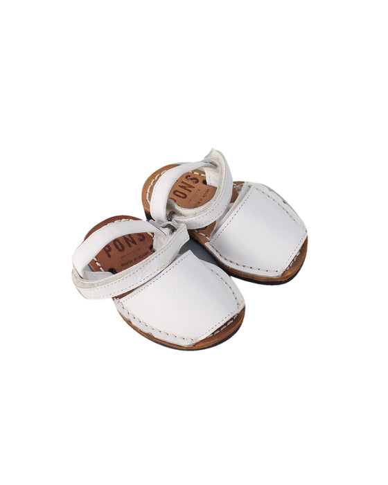 A White Sandals from Pons in size 12-18M for girl. (Front View)