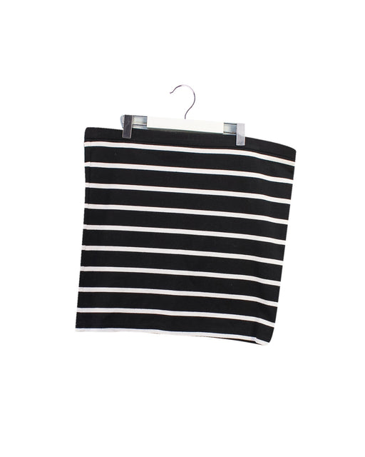 A Black Short Skirts from Mayarya in size M for maternity. (Front View)