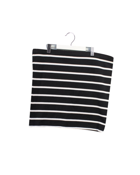 A Black Short Skirts from Mayarya in size M for maternity. (Front View)