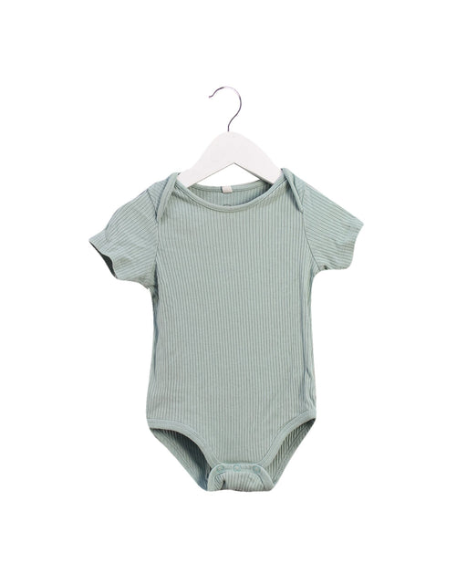 A Green Bodysuits from Mori in size 12-18M for boy. (Front View)