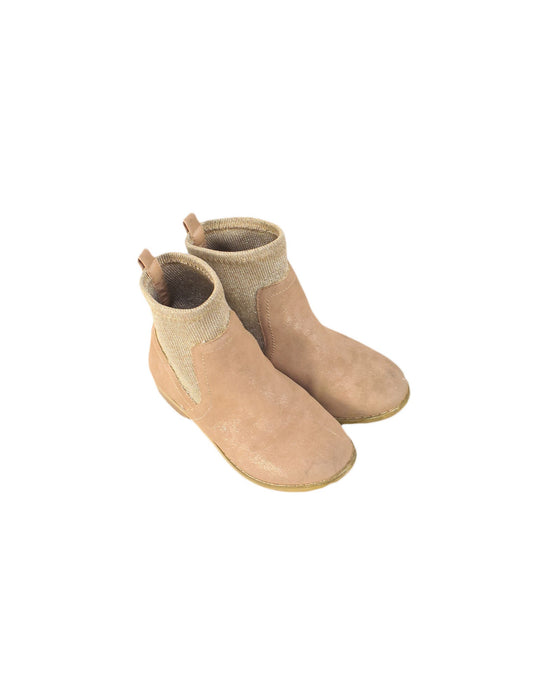 A Brown Casual Boots from Seed in size 4T for girl. (Front View)