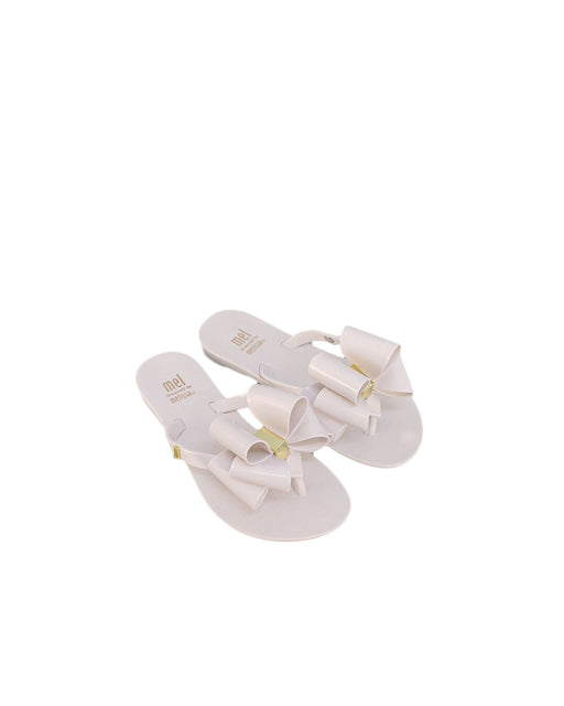 A White Sandals from Melissa in size 7Y for girl. (Front View)