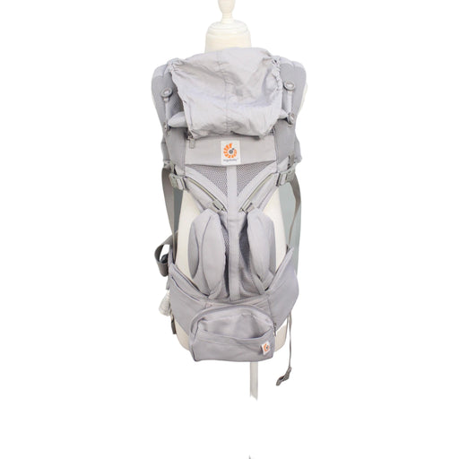 A Grey Baby Carriers from Ergobaby in size O/S for neutral. (Front View)