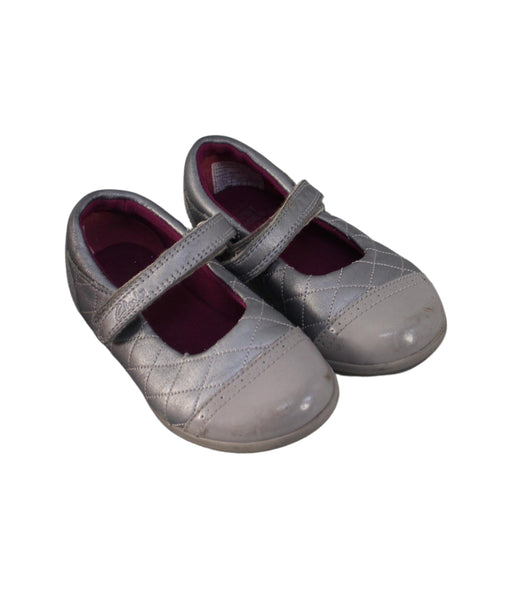 A Grey Flats from Clarks in size 12-18M for girl. (Front View)
