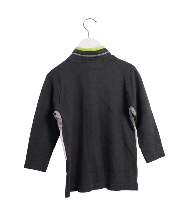 A Grey Long Sleeve Tops from Goldwin in size 2T for boy. (Back View)