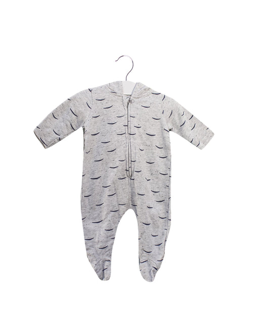 A Grey Onesies from Seed in size Newborn for boy. (Front View)