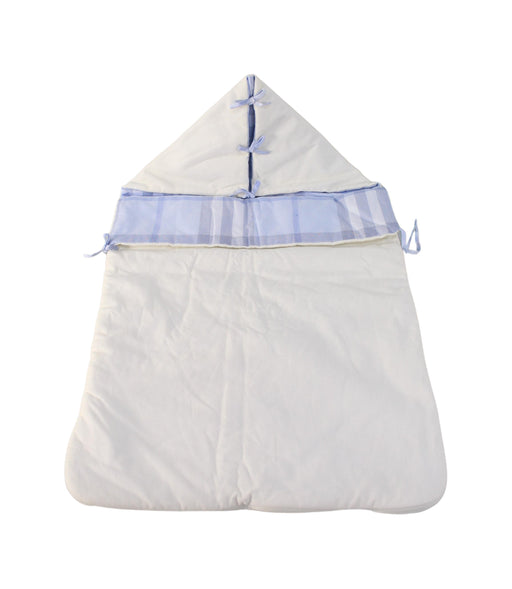A White Sleepsacs from Burberry in size 6-12M for boy. (Front View)