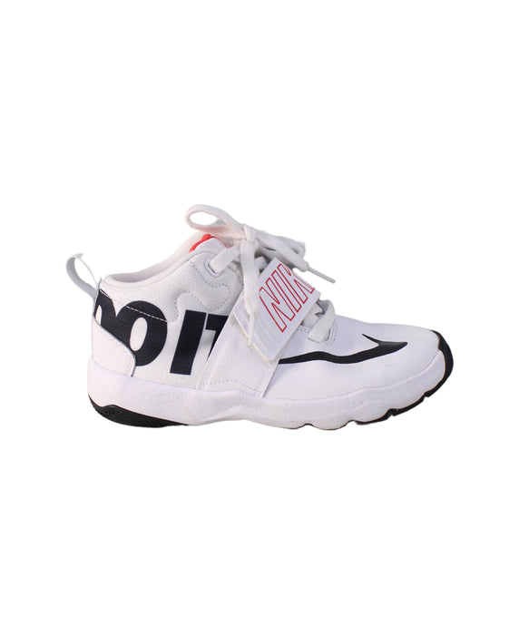 A White Sneakers from Nike in size 7Y for boy. (Back View)