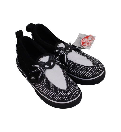 A Black Slip Ons from Vans in size 4T for boy. (Front View)