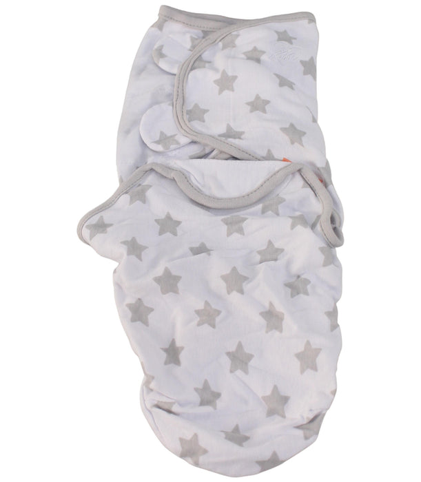 A White Swaddles from Ingenuity in size 0-3M for neutral. (Front View)