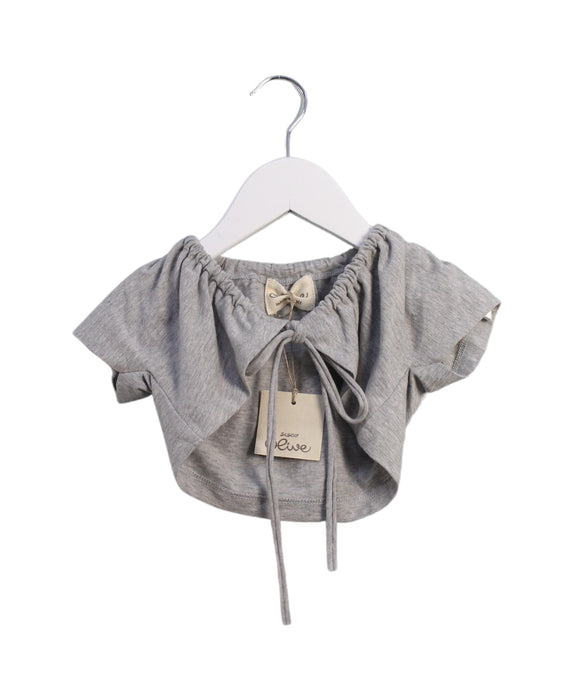 A Grey Cardigans from Siseo Olive in size 4T for girl. (Front View)