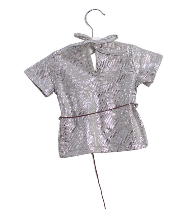 A Silver Short Sleeve T Shirts from Siseo Olive in size 0-3M for girl. (Back View)