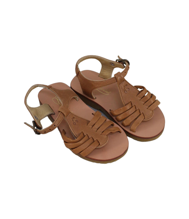 A Brown Sandals from Bonpoint in size 3T for girl. (Front View)