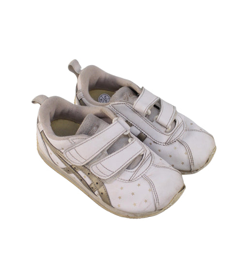 A White Sneakers from ASICS in size 5T for girl. (Front View)
