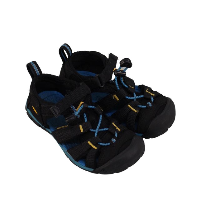 A Black Sandals from Keen in size 4T for boy. (Front View)