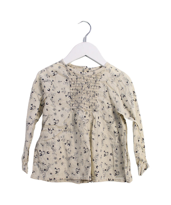 A Beige Long Sleeve Tops from Benebene in size 3T for girl. (Front View)