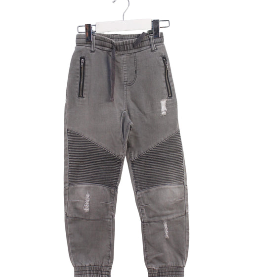 A Grey Casual Pants from Seed in size 6T for boy. (Front View)