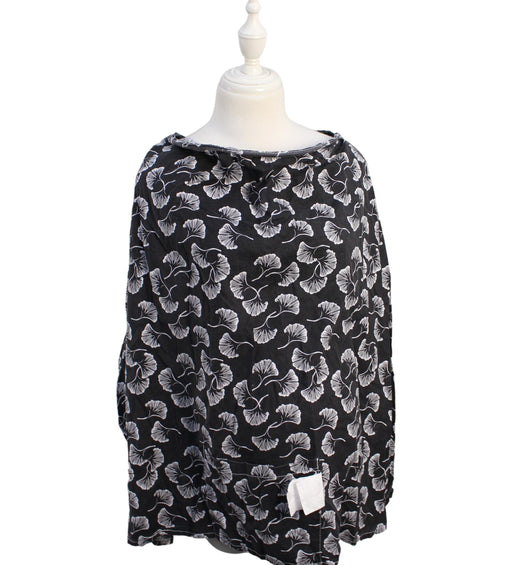 A Black Nursing Covers from My Brest Friend in size O/S for maternity. (Front View)