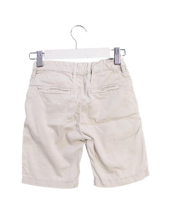 A Ivory Shorts from Finger in the Nose in size 6T for boy. (Back View)