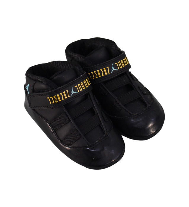 A Black Sneakers from Air Jordan in size 12-18M for boy. (Front View)