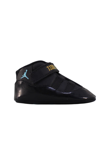 A Black Sneakers from Air Jordan in size 12-18M for boy. (Back View)