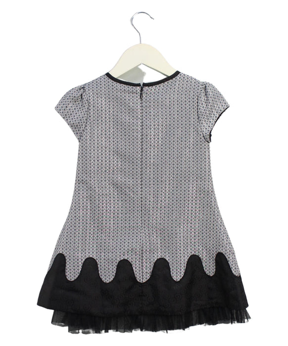 A Silver Short Sleeve Dresses from Periwinkle in size 4T for girl. (Back View)