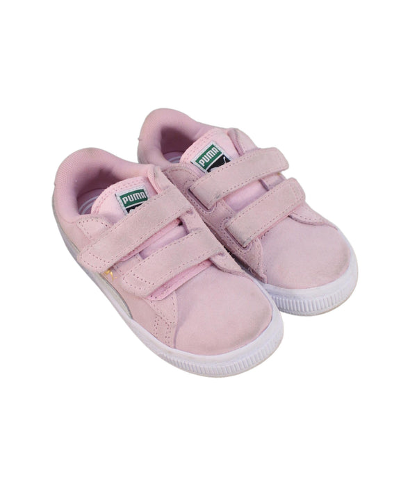 A Pink Sneakers from Puma in size 4T for girl. (Front View)