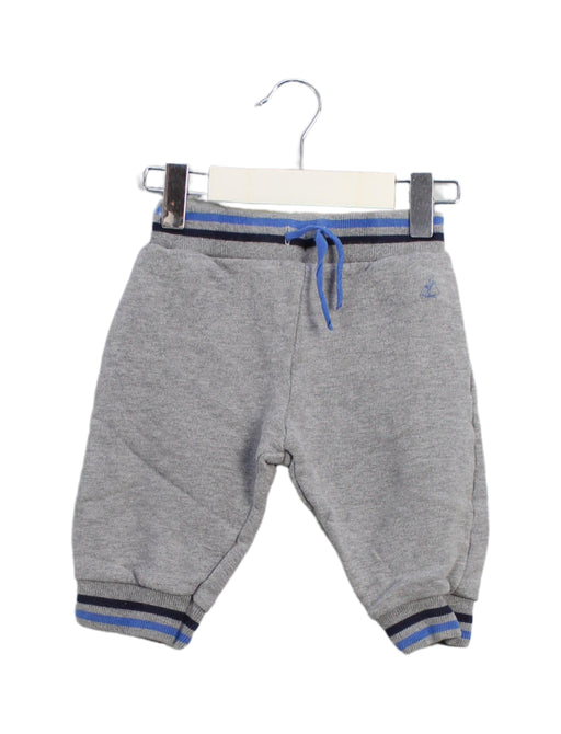A Grey Sweatpants from Petit Bateau in size 6-12M for boy. (Front View)