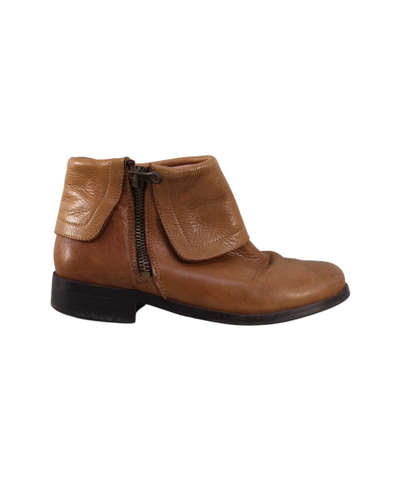 A Brown Casual Boots from Jacadi in size 6T for girl. (Back View)