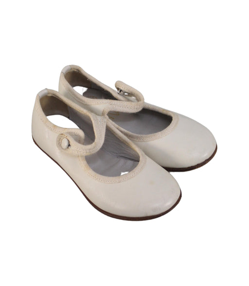 A White Flats from Bonpoint in size 3T for girl. (Front View)