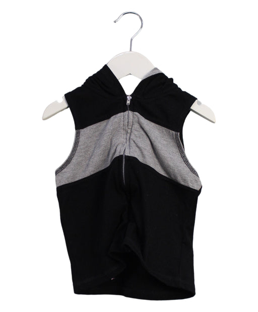A Black Outerwear Vests from Comme Ca Ism in size 2T for boy. (Front View)