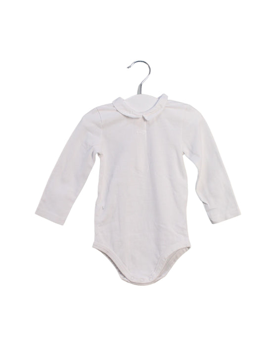 A White Long Sleeve Bodysuits from Cyrillus in size 6-12M for neutral. (Front View)